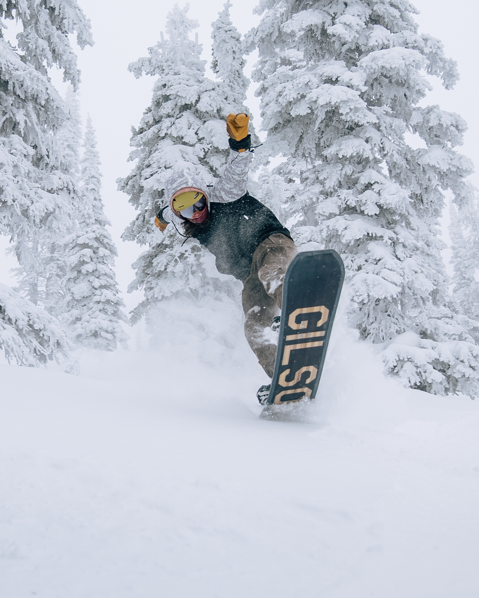 GILSON Hoodie
w/ Stash Pocket Arctic Camo graphics